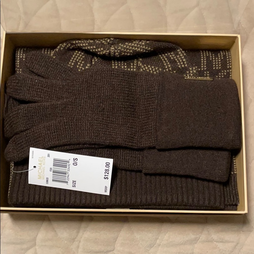 Michael Kors set- scarf, hat, gloves